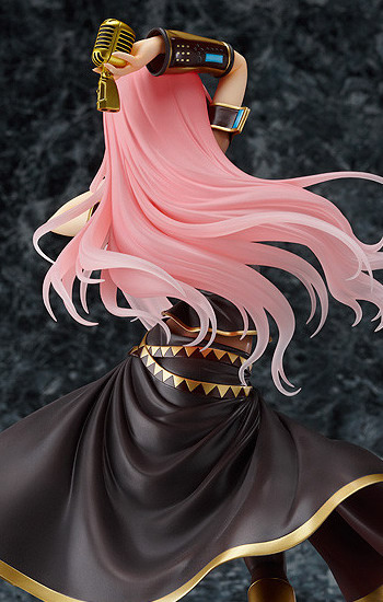 luka vocaloid figure