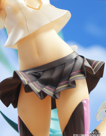 Vocaloid 2 Hatsune Miku Cheerful Ver. 1/8 PVC figure by Good Smile Company Vocaloid 2 Hatsune Miku Cheerful Ver. 1/8 PVC figure by Good Smile Company