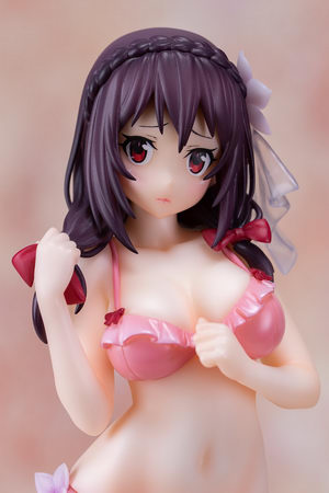 yunyun en traje de baño yunyun en traje de baño