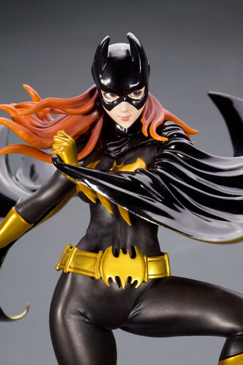 batgirl black and white statue