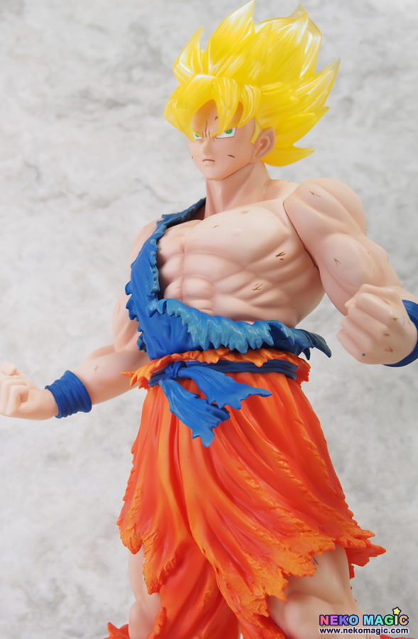  X-PLUS Gigantic Series Dragon Ball Z Super Saiyan Goku