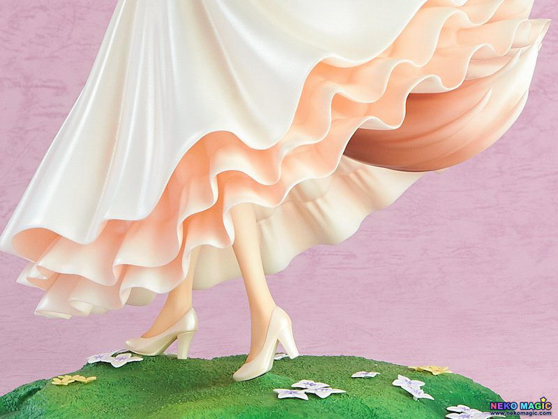 holo wedding dress figure