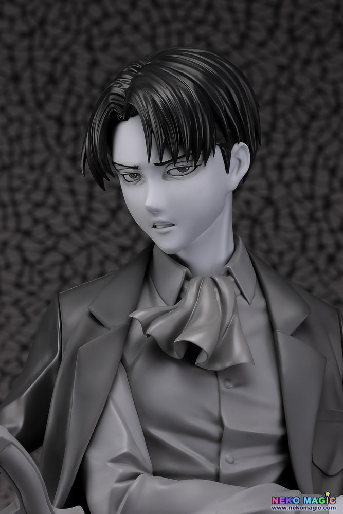 levi aot statue